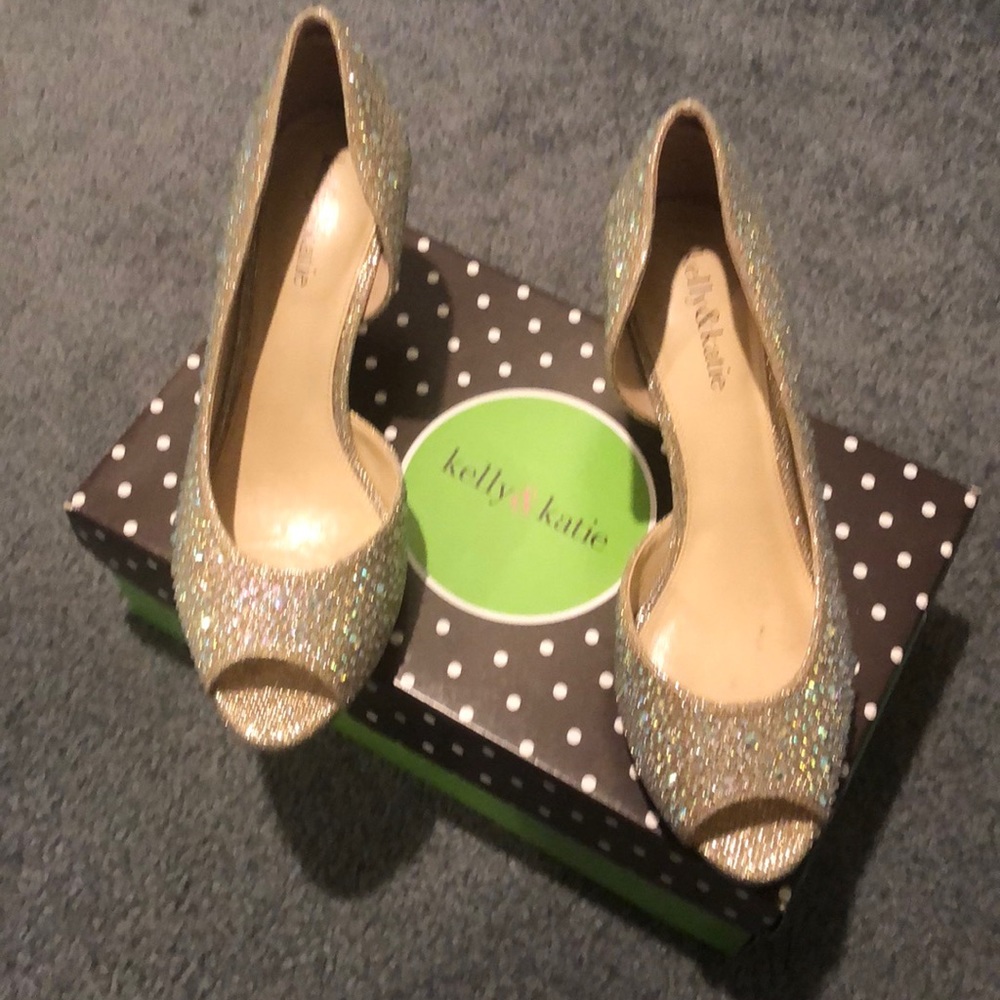 Kelly & Katie rhinestone pumps size 8